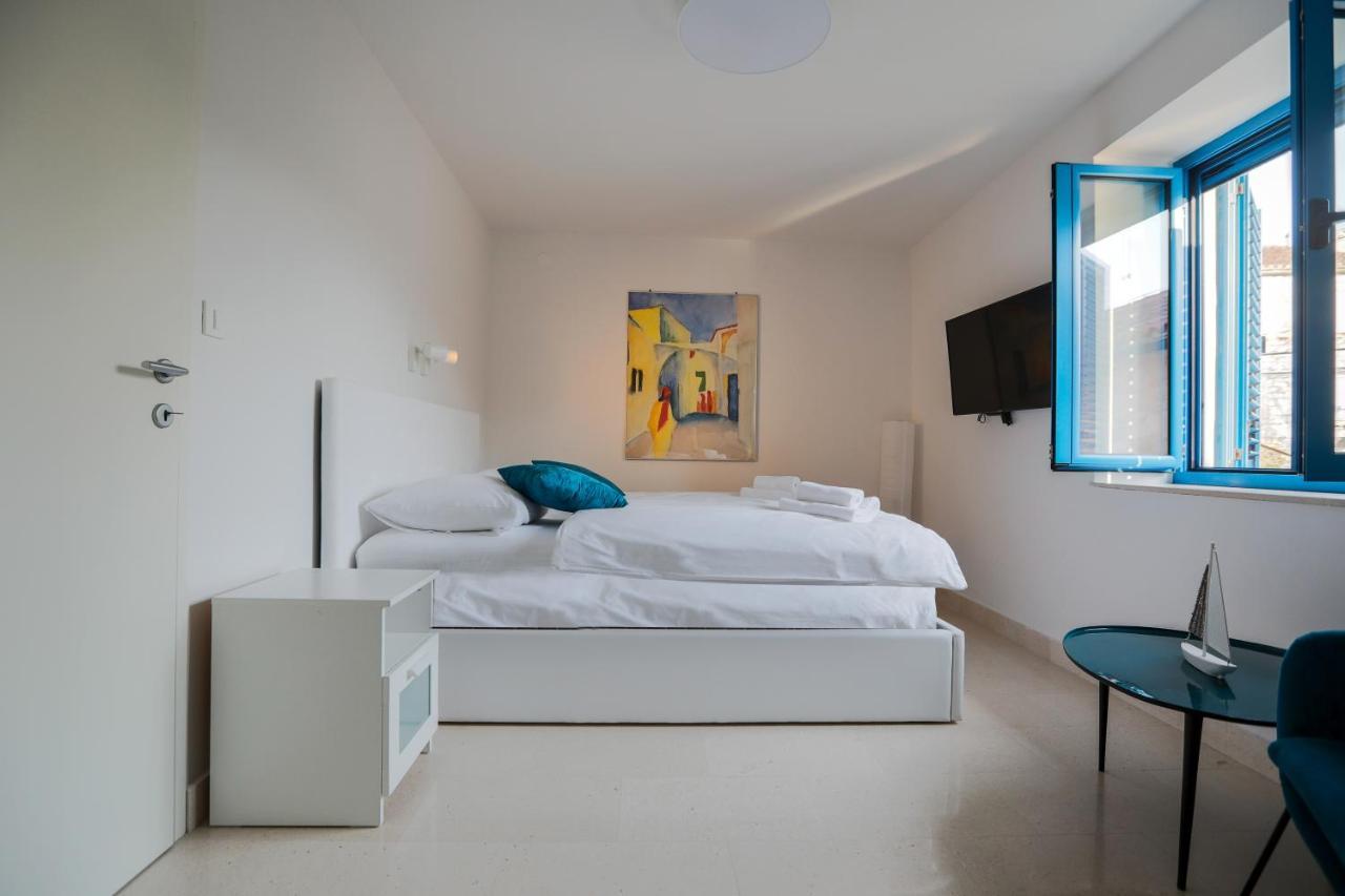 Hvar Old Dalmatian House Junior Suite - Deck 3 Hvar Town Exterior photo